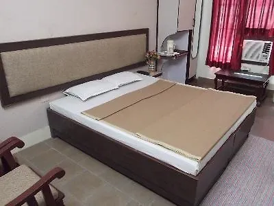 Hotel O 19668 Hotel Shri Krishna Junction Agra  Agra (Uttar Pradesh)