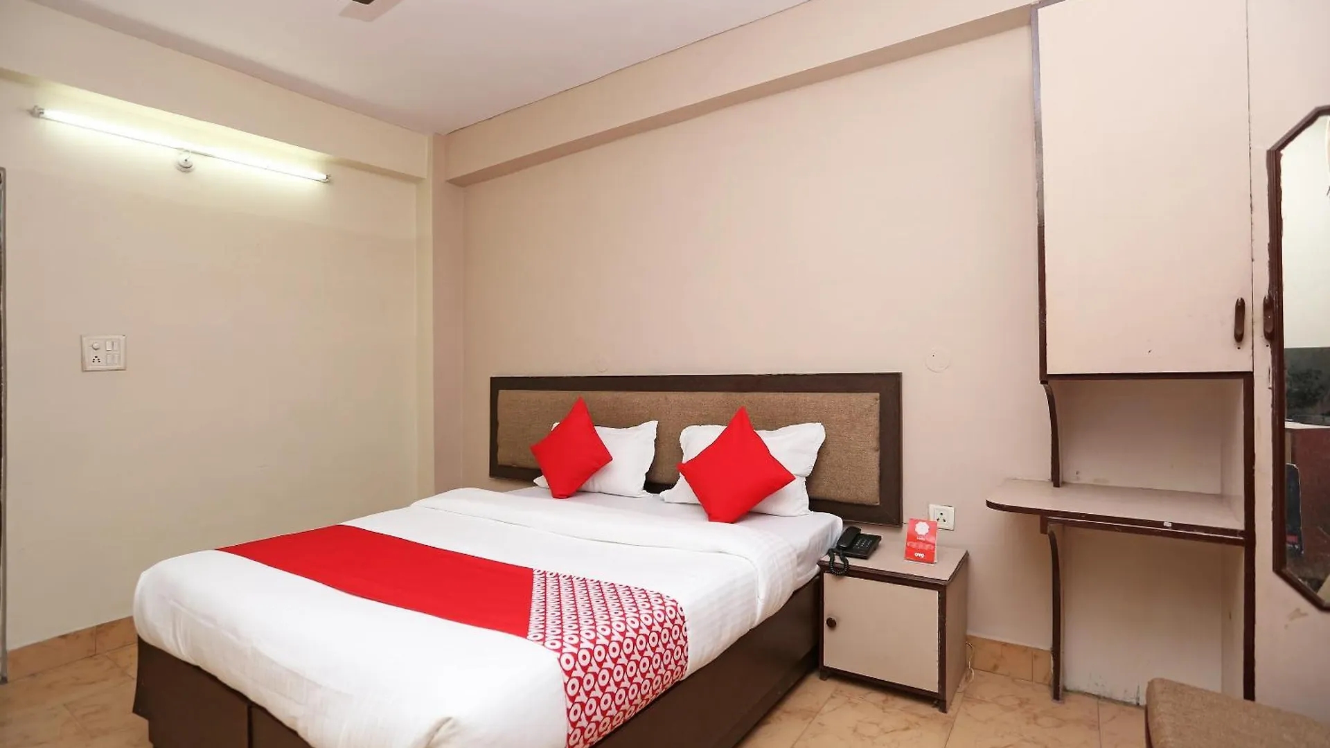 Hotel O 19668 Hotel Shri Krishna Junction Agra