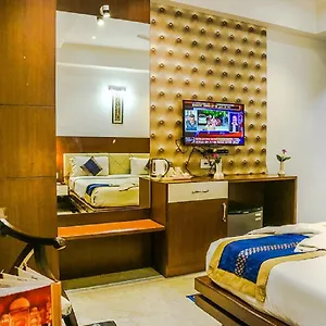 3* Hotel Taj Heights
